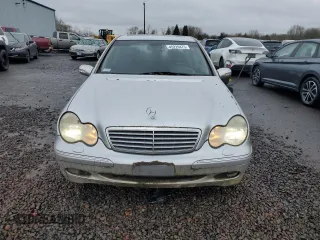 2001 Mercedes-Benz C 320 with VIN WDBRF64J01F089691, listed as a Copart auction lot 60071575 with 152,846 mi miles and Salvage title. Bid and sale history available at DreamBid. Image 5.