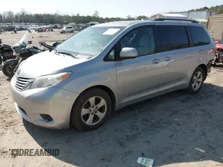 2015 Toyota Sienna LE AAS with VIN 5TDKK3DC4FS557542, listed as a IAAI auction lot 41756997 with 256,000 mi miles. Bid and sale history available at carsss.com. Image 17.