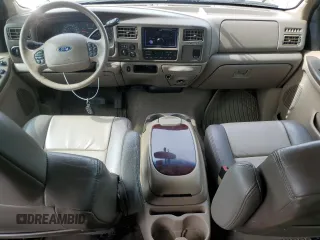 2004 Ford Excursion Eddie Bauer z VIN 1FMSU45P54EA29671, wystawiony jako Copart lot #58798175 z przebiegiem 261 558 mil mil oraz Czysty tytuł • Clean title. Historia ofert i sprzedaży dostępna na DreamBid. Obrazek 8.