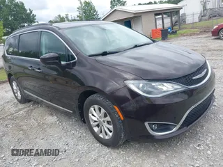2017 Chrysler Pacifica Touring L z VIN 2C4RC1BG5HR603400, wystawiony jako IAAI lot #42388740 z przebiegiem 203 615 mil mil oraz . Historia ofert i sprzedaży dostępna na DreamBid. Obrazek 1.