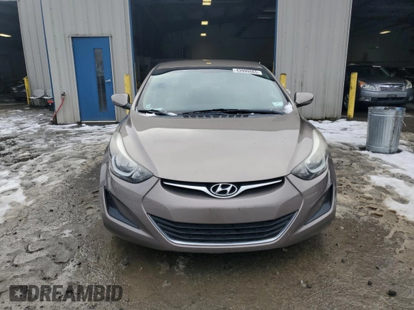 2016 Hyundai Elantra SE z VIN 5NPDH4AE2GH708016, wystawiony jako Copart lot #43999565 z przebiegiem 118 026 mil mil oraz Czysty tytuł • Clean title. Historia ofert i sprzedaży dostępna na DreamBid. Obrazek 5.