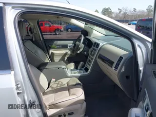 2009 Lincoln MKX with VIN 2LMDU68C09BJ02241, listed as a IAAI auction lot 41732087 with 173,582 mi miles. Bid and sale history available at carsss.com. Image 5.