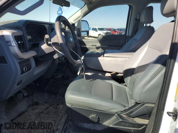 2024 Ford F-350 XL with VIN 1FT8W3DT5REC15672, listed as a Copart auction lot 42740805 with 30,713 mi miles and Salvage Title. Bid and sale history available at DreamBid. Image 7.