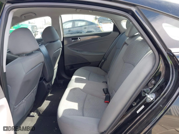 2013 Hyundai Sonata Hybrid Limited with VIN KMHEC4A44DA099701, listed as a IAAI auction lot 41964745 with 61,108 mi miles. Bid and sale history available at carsss.com. Image 8.