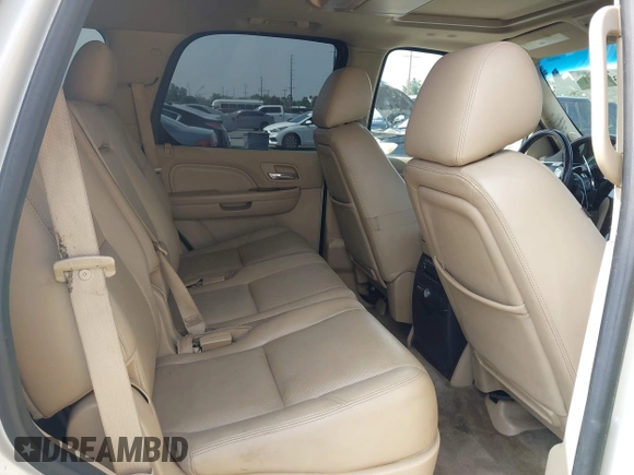 2013 Cadillac Escalade z VIN 1GYS4EEJ1DR298114, wystawiony jako IAAI lot #42374071 z przebiegiem 146 433 mil mil oraz . Historia ofert i sprzedaży dostępna na DreamBid. Obrazek 8.