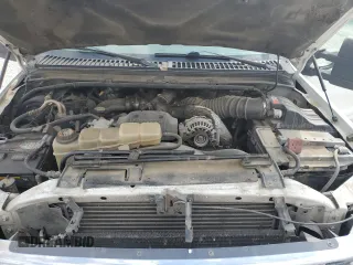 2001 Ford Super Duty F-250 XL with VIN 1FTNW21F11EA94638, listed as a Copart auction lot 52372155 with 363,199 mi miles and Salvage Title. Bid and sale history available at carsss.com. Image 11.