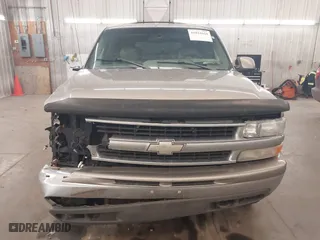 2001 Chevrolet Tahoe LS with VIN 1GNEK13T31J122690, listed as a IAAI auction lot 41824624 with 1 mi miles. Bid and sale history available at carsss.com. Image 13.