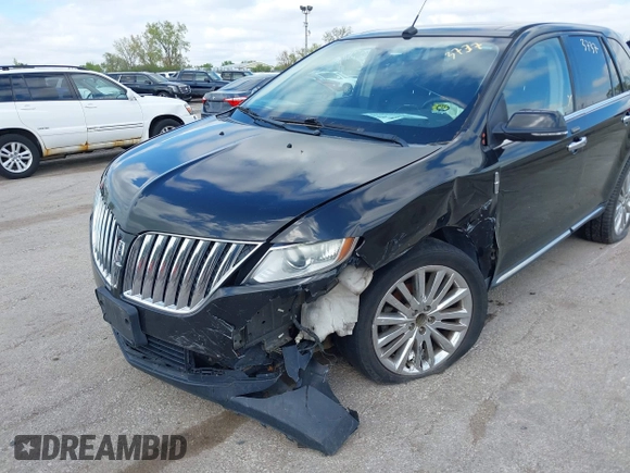 2013 Lincoln MKX with VIN 2LMDJ6JK9DBL37711, listed as a IAAI auction lot 42193737 with 188,360 mi miles. Bid and sale history available at carsss.com. Image 6.