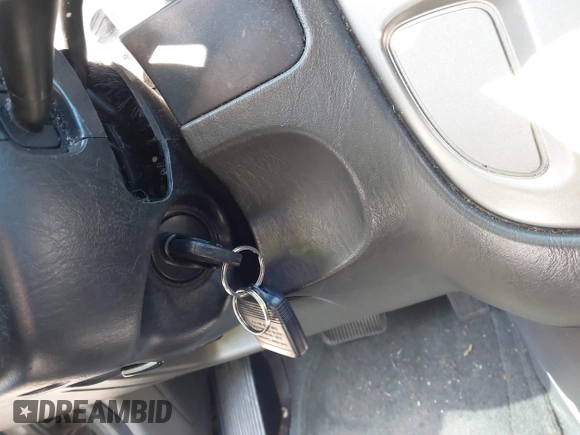 2004 Ford Escape XLT with VIN 1FMCU031X4DA18148, listed as a IAAI auction lot 42566498 with 264,092 mi miles and . Bid and sale history available at DreamBid. Image 11.