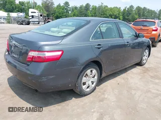 2007 Toyota Camry CE z VIN 4T1BE46K17U186575, wystawiony jako IAAI lot #42492280 z przebiegiem 184 813 mil mil oraz . Historia ofert i sprzedaży dostępna na DreamBid. Obrazek 4.