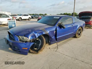 2013 Ford Mustang V6 с VIN 1ZVBP8AM1D5256853, выставлен на аукционе Copart как лот 65688035 с пробегом 142 838 миль миль и Чистый • Clean title. История ставок и продаж доступна на DreamBid. Изображение 1.