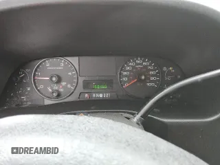 2007 Ford F-250 XL z VIN 1FTSW21P47EA83363, wystawiony jako Copart lot #49825005 z przebiegiem 160 460 mil mil oraz Czysty tytuł • Clean title. Historia ofert i sprzedaży dostępna na DreamBid. Obrazek 9.