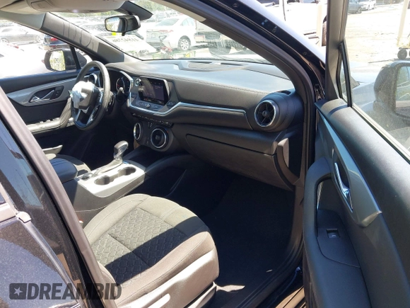2020 Chevrolet Blazer LT z VIN 3GNKBBRA1LS539080, wystawiony jako IAAI lot #41842786 z przebiegiem 11 301 mil mil oraz . Historia ofert i sprzedaży dostępna na DreamBid. Obrazek 5.