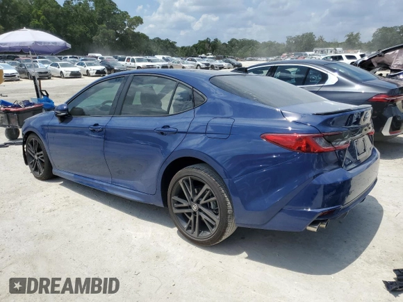2025 Toyota Camry LE z VIN 4T1DAACK9SU000961, wystawiony jako Copart lot #58364245 z przebiegiem 11 465 mil mil oraz Szkoda całkowita • Salvage title. Historia ofert i sprzedaży dostępna na DreamBid. Obrazek 2.
