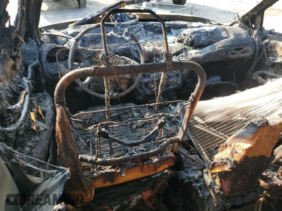 2002 Mercury Sable z VIN 1MEFM58U12G624563, wystawiony jako Copart lot #68440994 z przebiegiem Nie podano mil oraz Nie do naprawy • Non repairable. Historia ofert i sprzedaży dostępna na DreamBid. Obrazek 8.