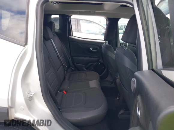 2017 Jeep Renegade Latitude with VIN ZACCJBBB5HPF68898, listed as a IAAI auction lot 41647375 with 98,270 mi miles. Bid and sale history available at carsss.com. Image 8.