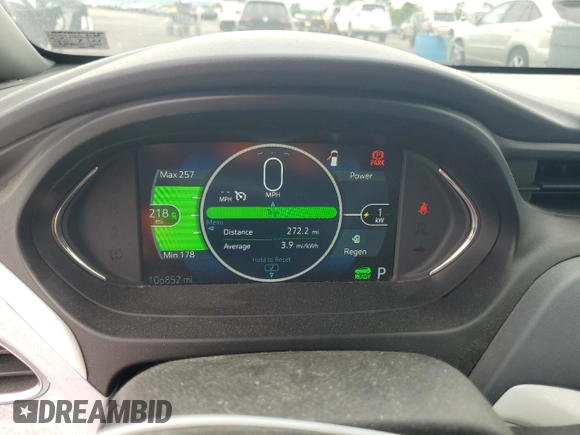 2017 Chevrolet Bolt EV Premier z VIN 1G1FX6S09H4165354, wystawiony jako Copart lot #60276045 z przebiegiem 106 852 mil mil oraz Szkoda całkowita • Salvage title. Historia ofert i sprzedaży dostępna na DreamBid. Obrazek 9.