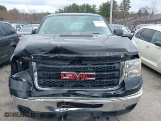 2011 GMC Sierra 2500HD Work Truck with VIN 1GT22ZCG1BZ464817, listed as a IAAI auction lot 42005759 with 196,243 mi miles. Bid and sale history available at carsss.com. Image 12.