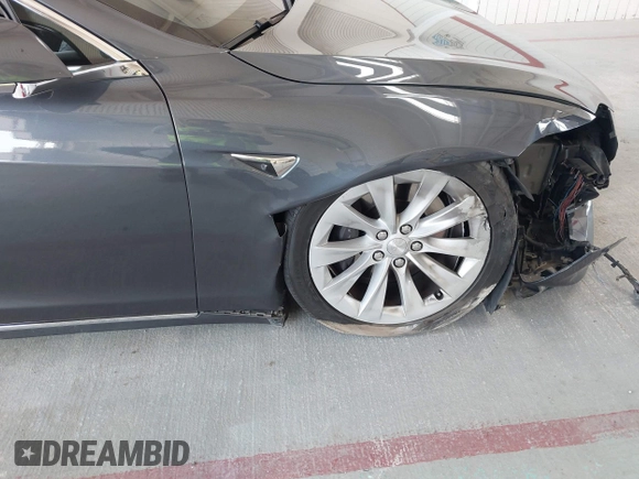 2018 Tesla Model S 75D с VIN 5YJSA1E2XJF246112, выставлен на аукционе IAAI как лот 42124379 с пробегом Не указан миль и . История ставок и продаж доступна на DreamBid. Изображение 6.