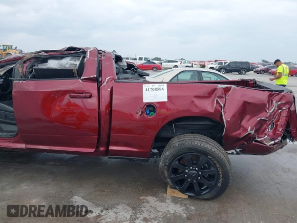 2024 Ram 2500 Laramie z VIN 3C6UR5FLXRG239528, wystawiony jako IAAI lot #41708586 z przebiegiem Nie podano mil oraz . Historia ofert i sprzedaży dostępna na DreamBid. Obrazek 13.