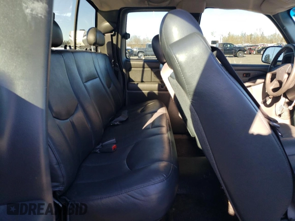 2004 Chevrolet Silverado 1500 Work Truck with VIN 1GCEC19V84E217113, listed as a Copart auction lot 44557325 with 182,226 mi miles and Salvage Title. Bid and sale history available at carsss.com. Image 10.
