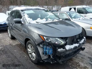 2018 Nissan Rogue Sport S with VIN JN1BJ1CRXJW280775, listed as a IAAI auction lot 41513760 with 82,516 mi miles. Bid and sale history available at carsss.com. Image 1.