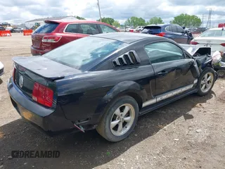 2007 Ford Mustang Deluxe with VIN 1ZVFT80N075221362, listed as a IAAI auction lot 42192106 with 110,988 mi miles and . Bid and sale history available at DreamBid. Image 4.