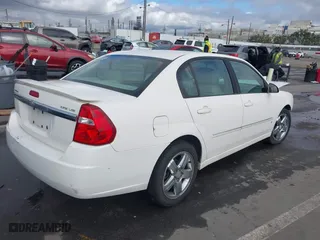 2007 Chevrolet Malibu LTZ with VIN 1G1ZU57N77F175100, listed as a IAAI auction lot 41528438 with 209,215 mi miles. Bid and sale history available at carsss.com. Image 4.