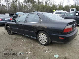 1997 Honda Accord LX with VIN 1HGCD5630VA028769, listed as a Copart auction lot 88500575 with 236,568 mi miles and Salvage Title. Bid and sale history available at carsss.com. Image 2.