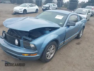 2006 Ford Mustang Standard with VIN 1ZVFT80NX65178230, listed as a IAAI auction lot 41835125 with 178,607 mi miles. Bid and sale history available at carsss.com. Image 17.