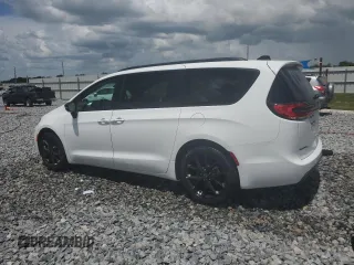 2025 Chrysler Pacifica Limited with VIN 2C4RC1GG1SR539601, listed as a Copart auction lot 60714795 with 9,796 mi miles and Clean title. Bid and sale history available at DreamBid. Image 2.