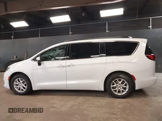 2020 Chrysler Voyager LXi z VIN 2C4RC1DG1LR265029, wystawiony jako IAAI lot #42043613 z przebiegiem 83 831 mil mil oraz . Historia ofert i sprzedaży dostępna na DreamBid. Obrazek 14.