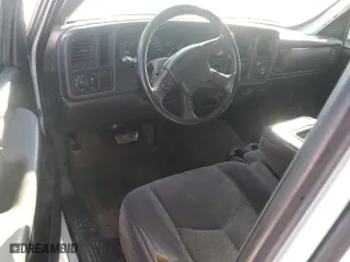 2003 Chevrolet Silverado 1500 Work Truck with VIN 2GCEC19X831130085, listed as a Copart auction lot 84295874 with 204,175 mi miles and Salvage Title. Bid and sale history available at carsss.com. Image 8.
