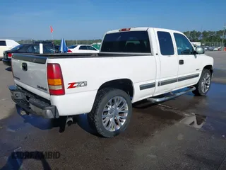 2002 Chevrolet Silverado 1500 LT with VIN 2GCEK19T421294092, listed as a IAAI auction lot 42149597 with 310,350 mi miles. Bid and sale history available at carsss.com. Image 4.