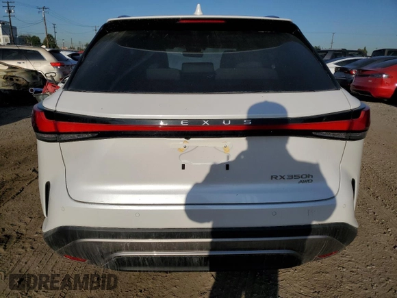2024 Lexus RX 350h z VIN 2T2BBMCA3RC060822, wystawiony jako Copart lot #50063055 z przebiegiem 838 mil mil oraz Szkoda całkowita • Salvage title. Historia ofert i sprzedaży dostępna na DreamBid. Obrazek 6.