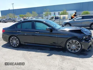 2018 BMW 5 Series 530i z VIN WBAJA5C51JWA56680, wystawiony jako IAAI lot #42273066 z przebiegiem 39 789 mil mil oraz . Historia ofert i sprzedaży dostępna na DreamBid. Obrazek 13.