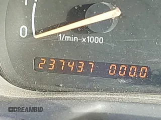 2001 Saab 9-3 z VIN YS3DF55K812052949, wystawiony jako IAAI lot #41059347 z przebiegiem 237 437 mil mil oraz . Historia ofert i sprzedaży dostępna na DreamBid. Obrazek 7.
