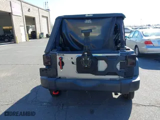 2015 Jeep Wrangler Unlimited Sport with VIN 1C4BJWDG7FL587014, listed as a IAAI auction lot 40641034 with 81,045 mi miles. Bid and sale history available at carsss.com. Image 17.