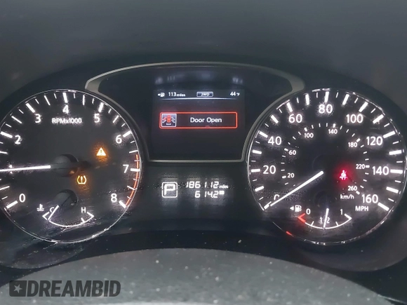 2013 Nissan Pathfinder SV with VIN 5N1AR2MM6DC670669, listed as a IAAI auction lot 41727260 with 186,112 mi miles. Bid and sale history available at carsss.com. Image 7.
