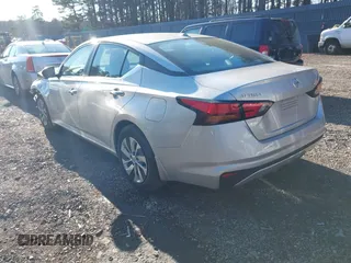 2019 Nissan Altima 2.5 S with VIN 1N4BL4BV3KC201978, listed as a IAAI auction lot 41673835 with 47,336 mi miles. Bid and sale history available at carsss.com. Image 3.