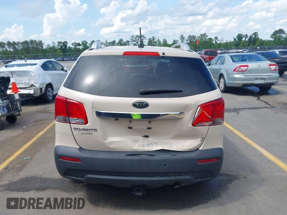 2011 Kia Sorento LX with VIN 5XYKT4A18BG076514, listed as a IAAI auction lot 41930933 with 186,783 mi miles. Bid and sale history available at carsss.com. Image 16.