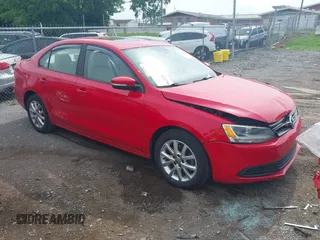 2012 Volkswagen Jetta SE с VIN 3VWDX7AJ0CM322455, выставлен на аукционе IAAI как лот 42279027 с пробегом 121 214 миль миль и . История ставок и продаж доступна на DreamBid. Изображение 1.