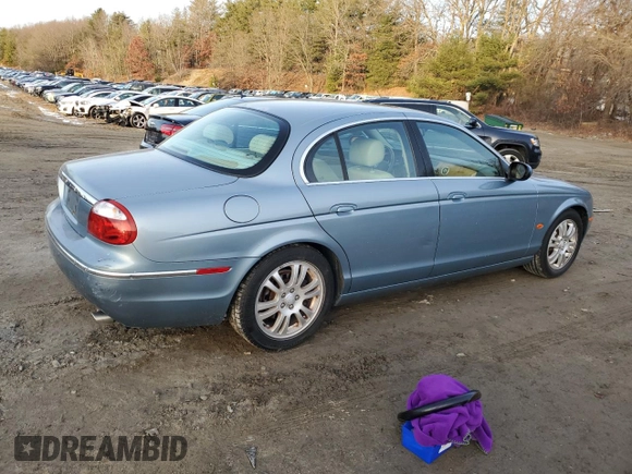 2005 Jaguar S-Type z VIN SAJWA01T45FN51425, wystawiony jako Copart lot #86682684 z przebiegiem 53 218 mil mil oraz Czysty tytuł • Clean title. Historia ofert i sprzedaży dostępna na DreamBid. Obrazek 3.