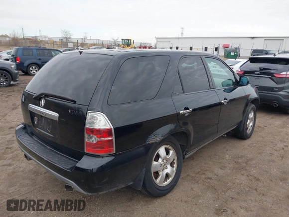 2005 Acura MDX with VIN 2HNYD18235H528356, listed as a IAAI auction lot 41815304 with 170,385 mi miles. Bid and sale history available at carsss.com. Image 4.