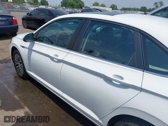 2019 Volkswagen Jetta SEL z VIN 3VWEB7BU8KM171987, wystawiony jako IAAI lot #42597141 z przebiegiem 45 620 mil mil oraz . Historia ofert i sprzedaży dostępna na DreamBid. Obrazek 14.