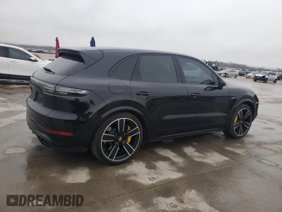 2021 Porsche Cayenne with VIN WP1AH2AY6MDA38066, listed as a Copart auction lot 44646275 with 24,178 mi miles and Salvage title. Bid and sale history available at DreamBid. Image 3.