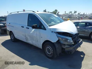 2016 Mercedes-Benz Metris Cargo z VIN WD3PG2EA9G3085608, wystawiony jako IAAI lot #40218115 z przebiegiem 134 553 mil mil oraz . Historia ofert i sprzedaży dostępna na DreamBid. Obrazek 1.