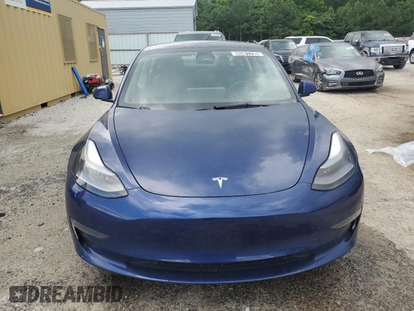 2022 Tesla Model 3 z VIN 5YJ3E1EA9NF368921, wystawiony jako Copart lot #60301705 z przebiegiem 91 048 mil mil oraz Czysty tytuł • Clean title. Historia ofert i sprzedaży dostępna na DreamBid. Obrazek 5.