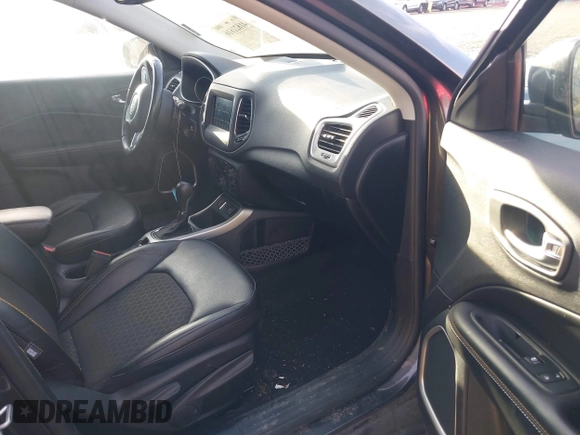 2020 Jeep Compass Altitude with VIN 3C4NJCBB0LT247013, listed as a IAAI auction lot 41821616 with 50,635 mi miles and . Bid and sale history available at carsss.com. Image 5.