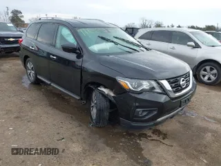 2019 Nissan Pathfinder S z VIN 5N1DR2MM7KC642244, wystawiony jako IAAI lot #41683219 z przebiegiem 102 507 mil mil oraz . Historia ofert i sprzedaży dostępna na DreamBid. Obrazek 1.